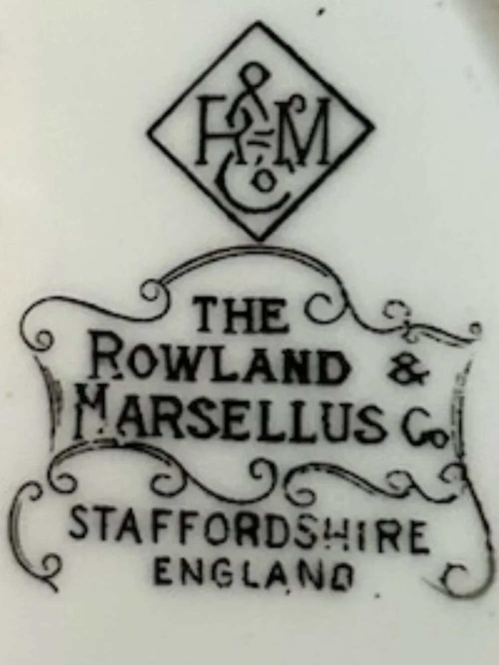 Rare Antique Souvenir Plate of Mayflower Family Coat of Arms of the 9 families